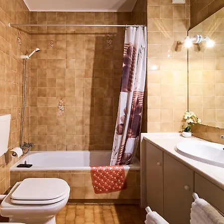 411 Casa Oystra Apartment