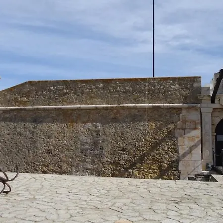 411 Casa Oystra Lagos